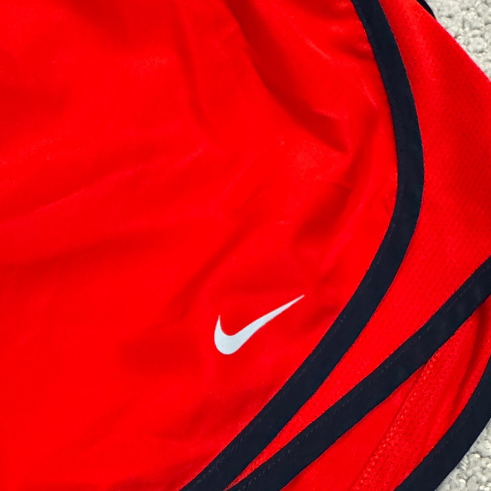Nike Red and Black Star Pattern Shorts - Picture 4 of 5
